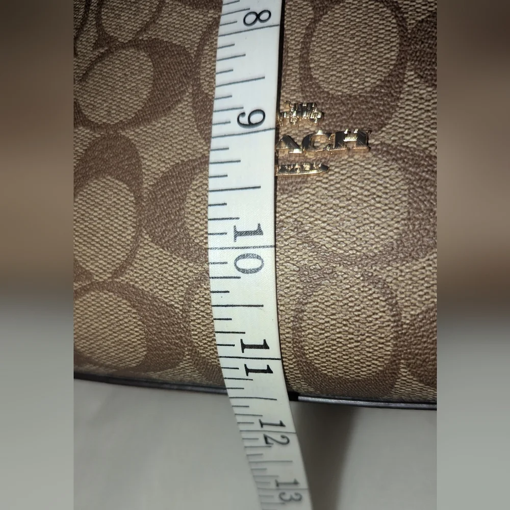 Coach Val Signature Duffle Bag With COA Khaki Brown Gold EUC